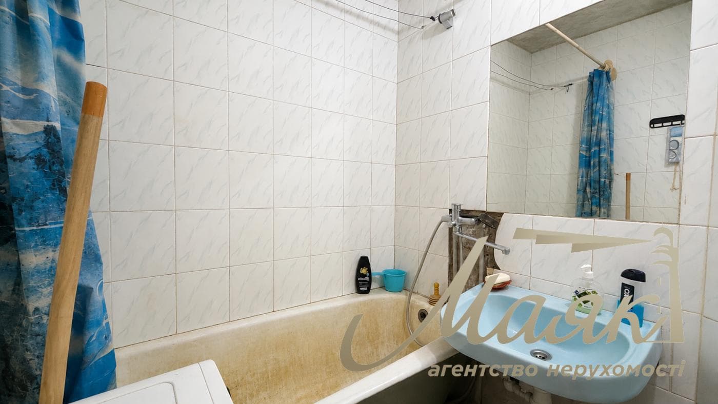 Продаж 1-кімнатної квартири площею 30,2 м² на вул. Рональда Рейгана, 11А, район Троєщина, Київ
