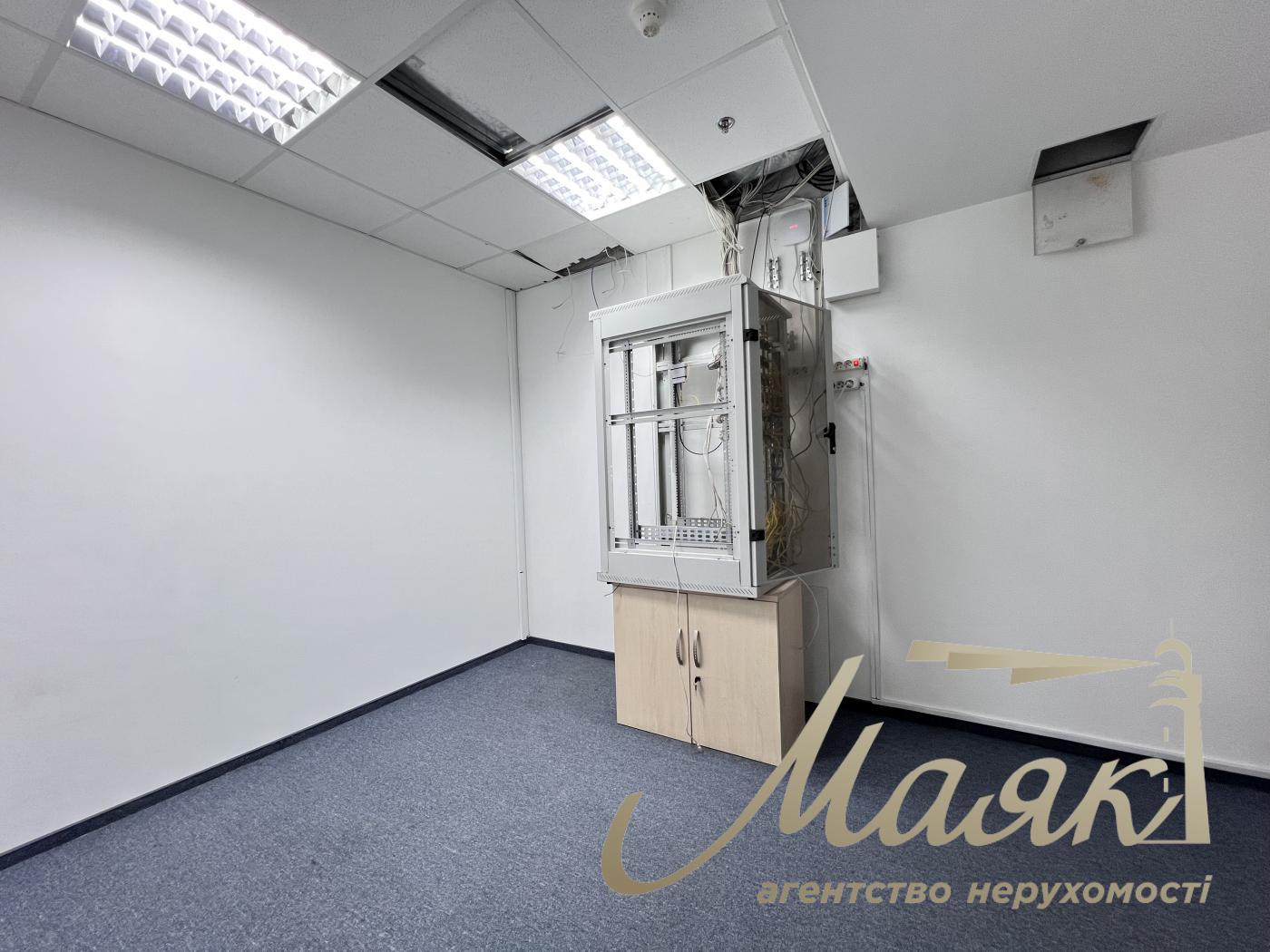 Оренда офісу 285 кв.м. в БЦ Леонардо вул.Богдана Хмельницького 52/17