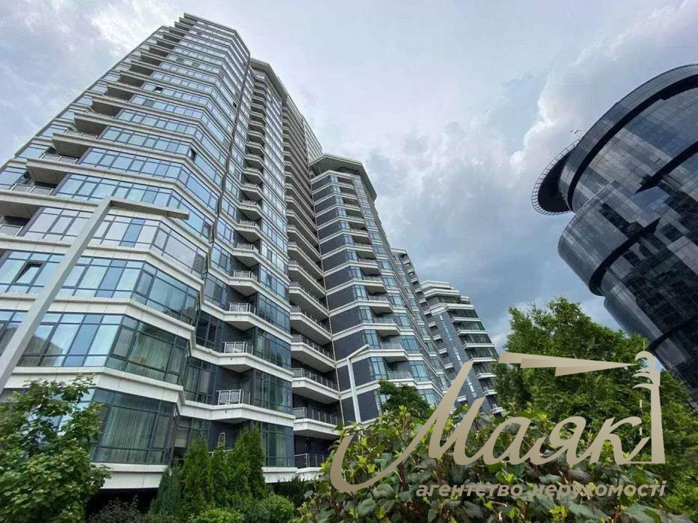 Sale of a penthouse in the residential complex "Pechersky", Bolsunovskaya Street, with two terraces