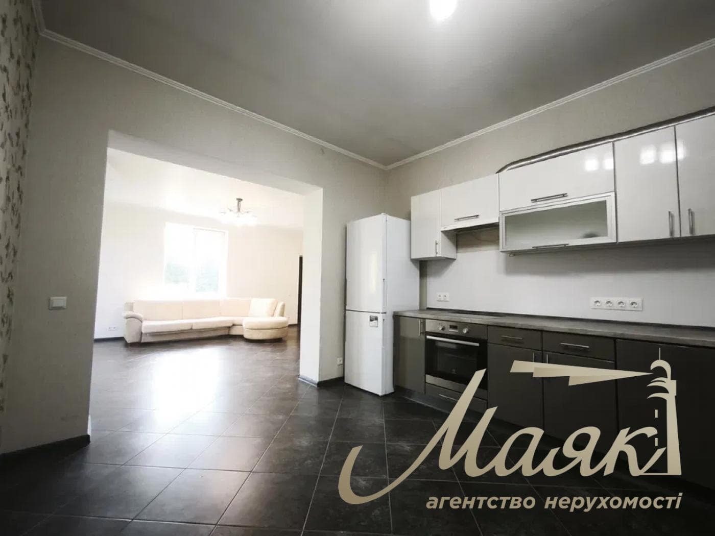 Продаж будинку з власним виходом до озера, 220 кв. м, на Осокорках, Дарницький район