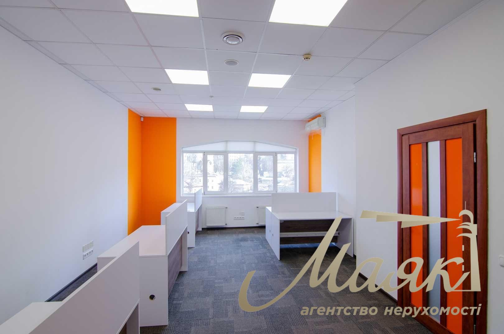 Office for rent 268 m2 in Business City business center