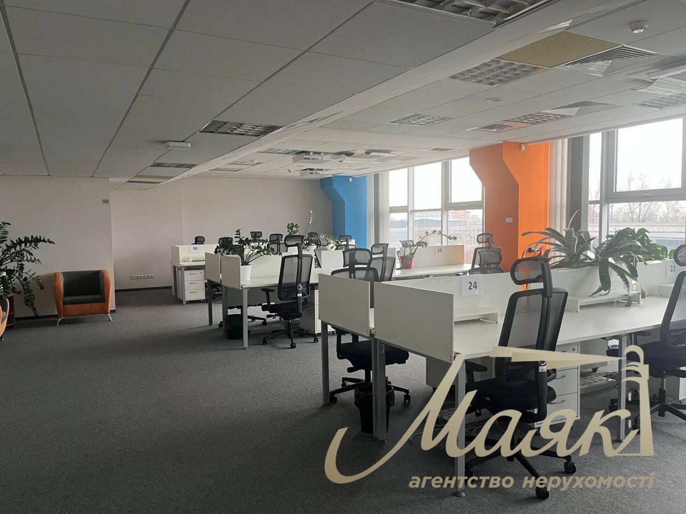 Office for rent Open Space 230m2 on Solomyanka, metro station Beresteyskaya