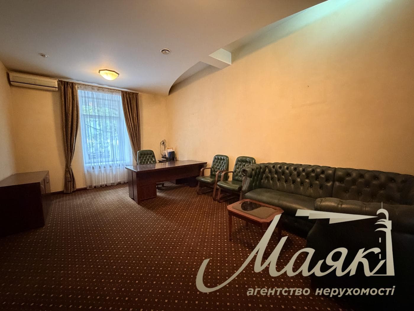 Аренда меблированного офиса 193 м², ул. Олеся Гончара, 15, Золотые ворота