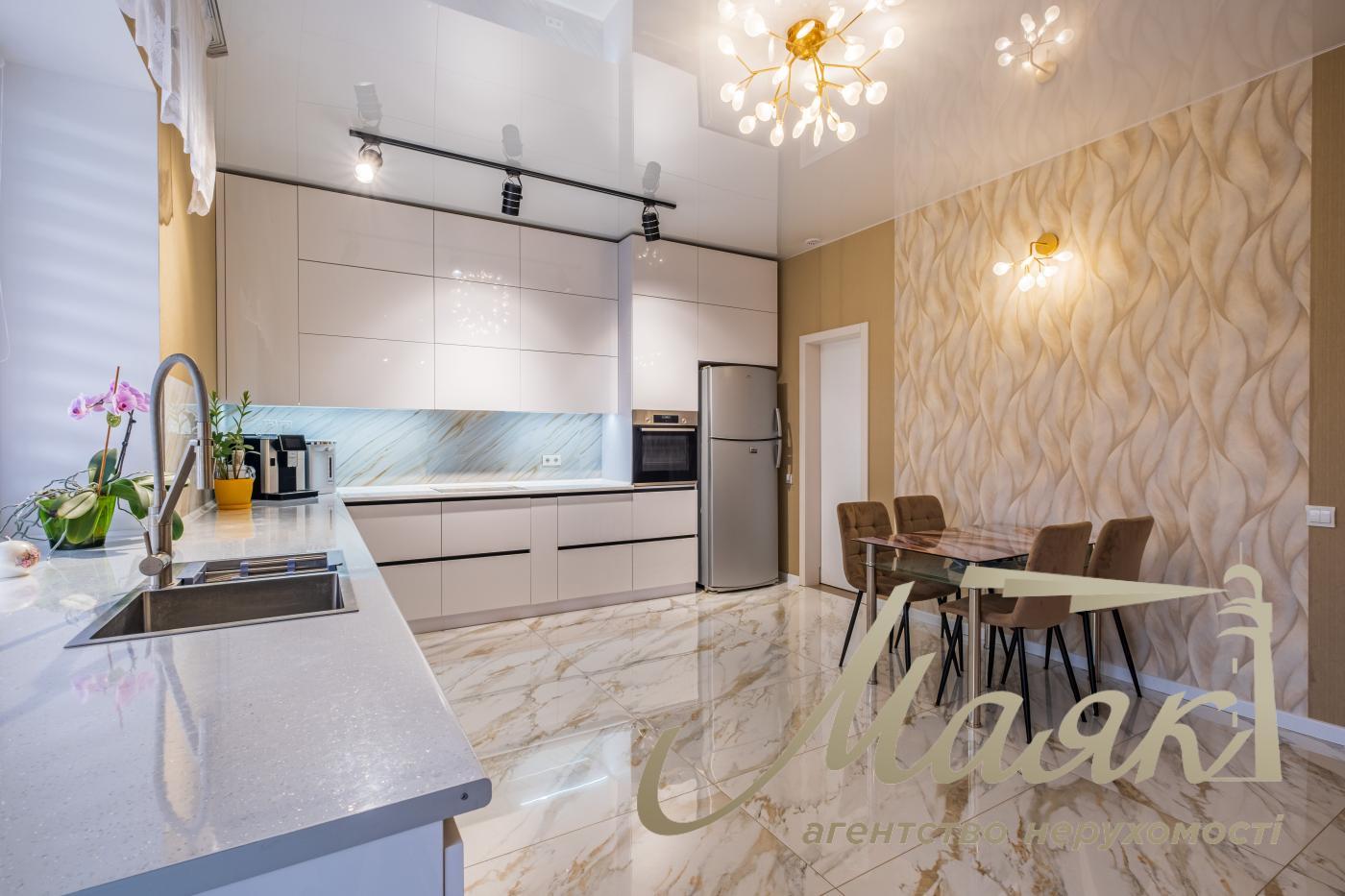 Продажа одноэтажного дома 182.6 м2 в с. Погребы, ул. Пасиченка, Киевская обл, Броварский р-н.