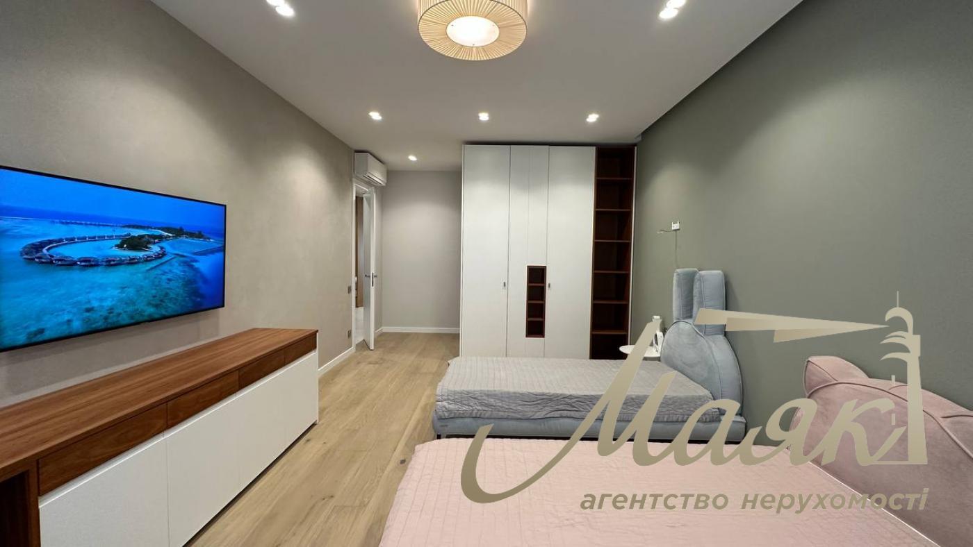 Продаж квартири 144 м2 у ЖК Бульвар Фонтанів, вул. Саперне Поле, Печерськ, Київ