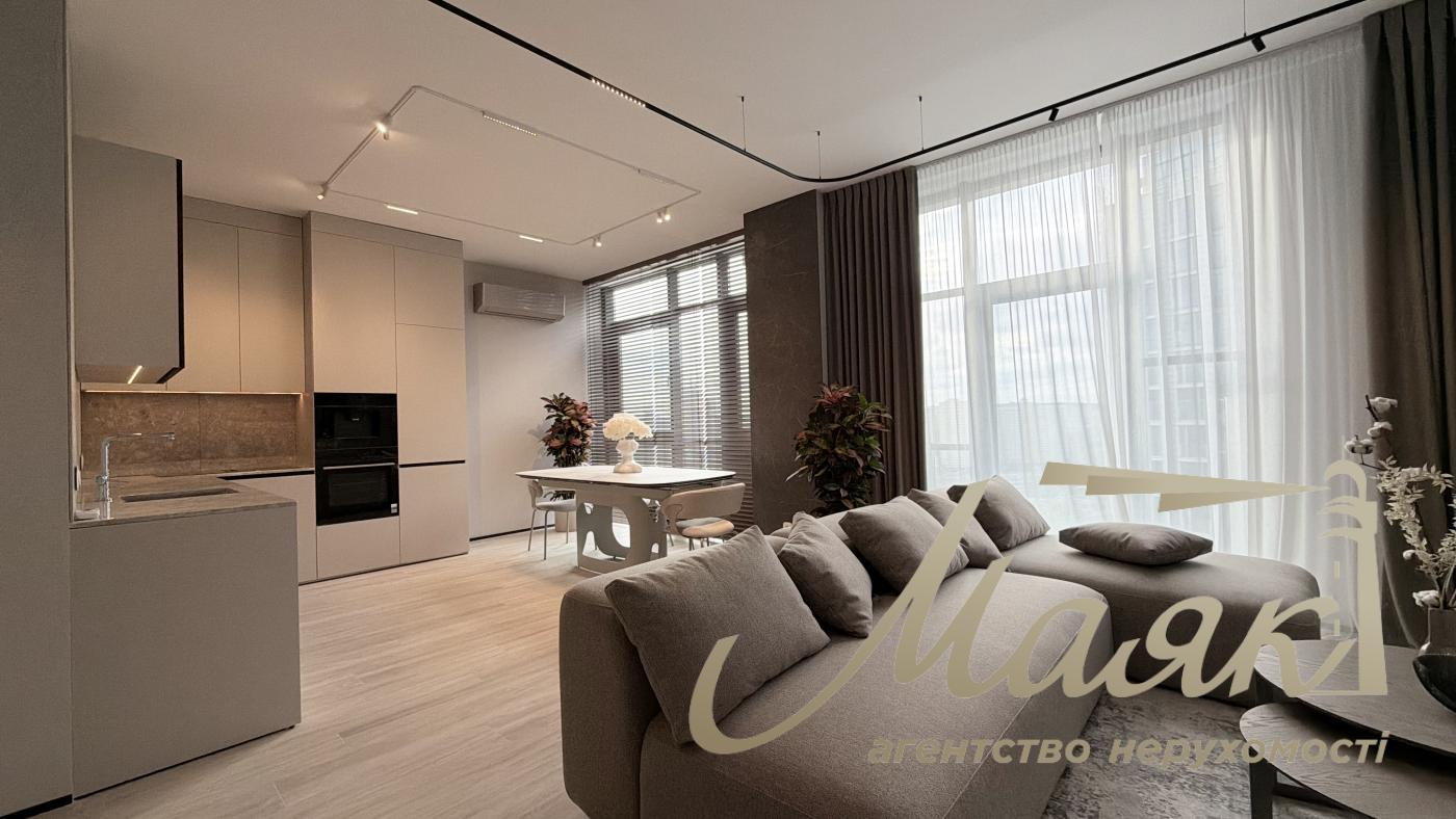 For sale 3-room apartment Residential Complex Novopecherskie Lipki, Dragomirova str.