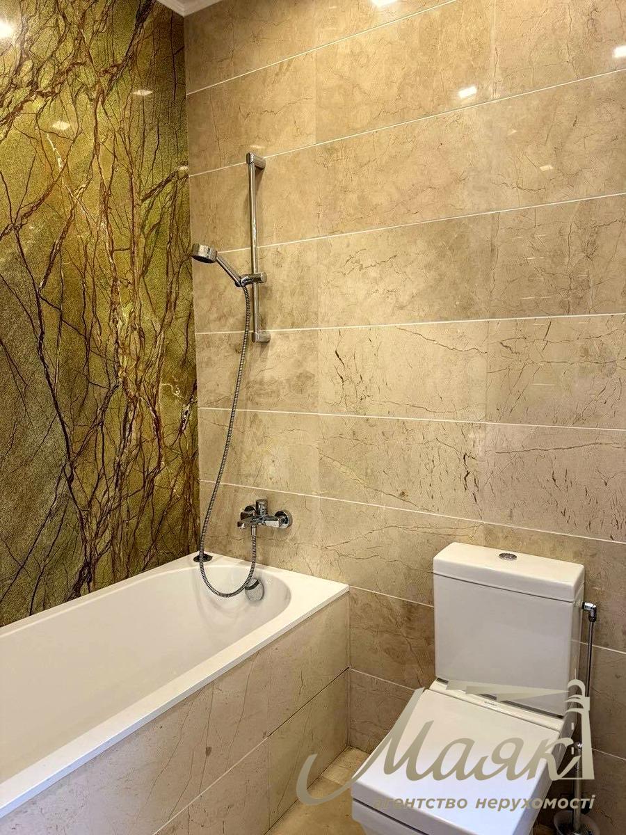 Оренда двоповерхового будинку 120м2 поруч із лісом у с. Великі Дмитровичі