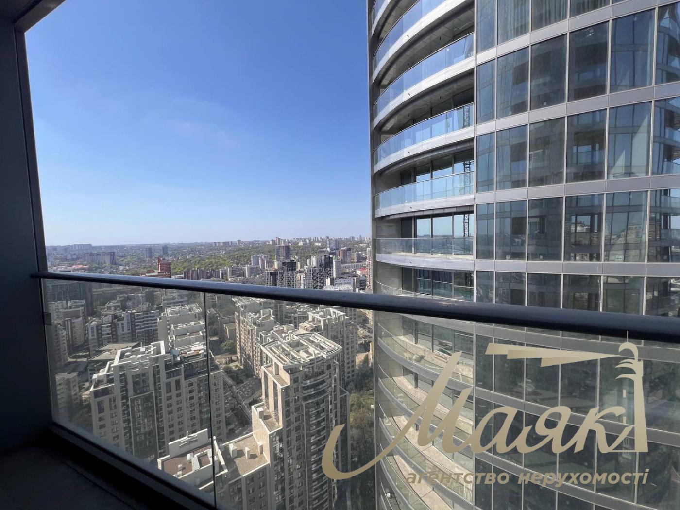 Продаж видової 1-ї кімнатної квартири, 63 м3 у ЖК Taryan Towers