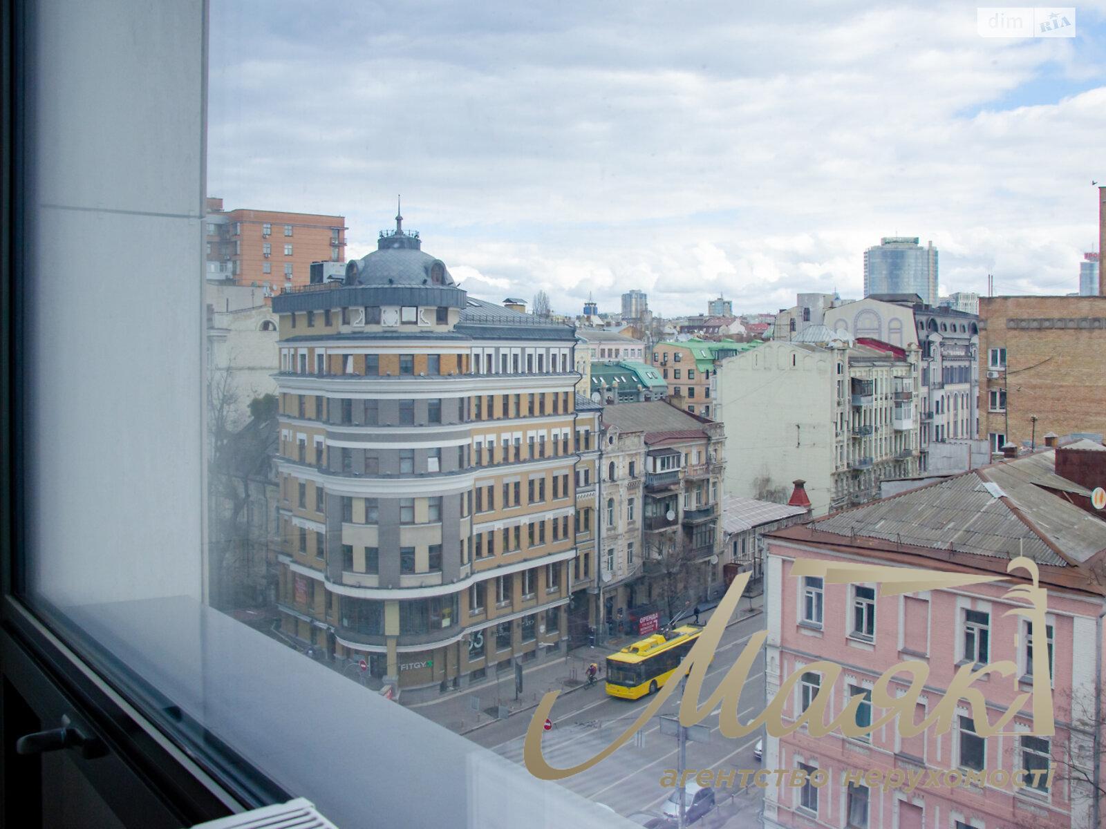 Office for rent 374m2 on Saksaganskogo street 53/80, Center