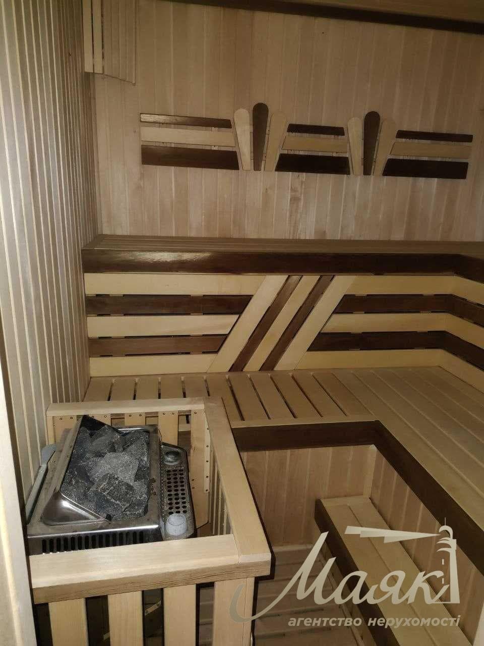Продаж ексклюзивного триповерхового будинку площею 288 м² у житловому комплексі «Козя Спіна», Нові Петрівці, поруч із Межигір’ям, Вишгород