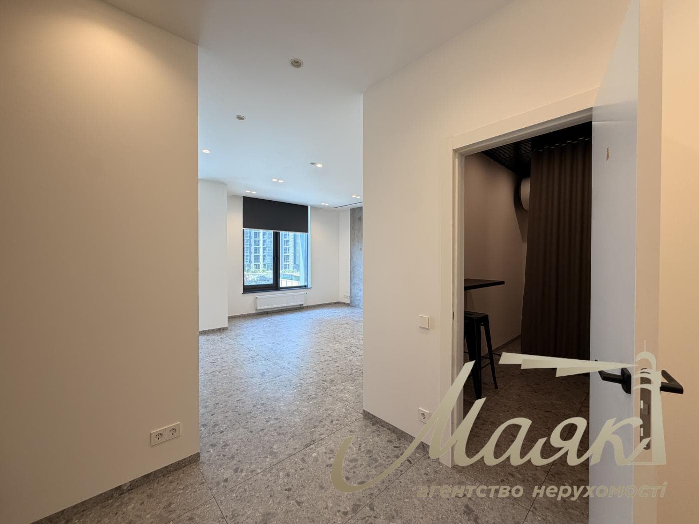 Space for rent (55 m²) in the Novopechnye Lipki residential complex, Dragomirova Street
