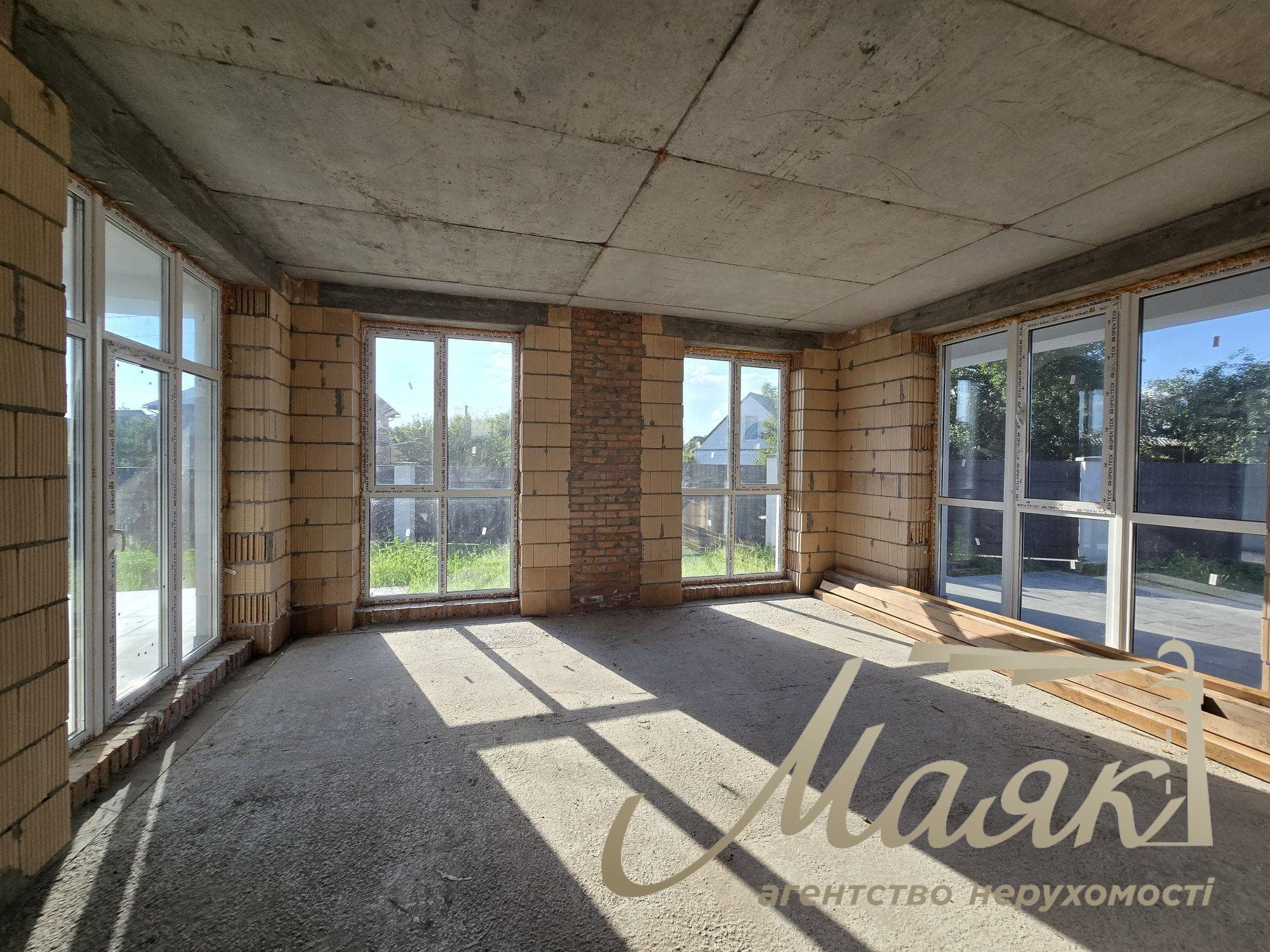 Продаж сучасного 2-поверхового будинку площею 260 м² у Козині, поруч із Конча-Заспою, у напрямку Обухова, Київська область