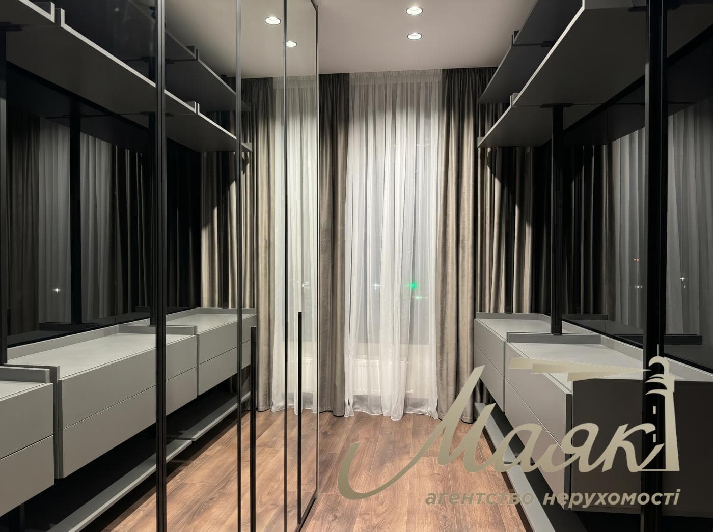 Оренда 4-кімнатної квартири в ЖК "Новопечерські Липки", 132м², вул. Андрія Верхогляда 19-А, Київ