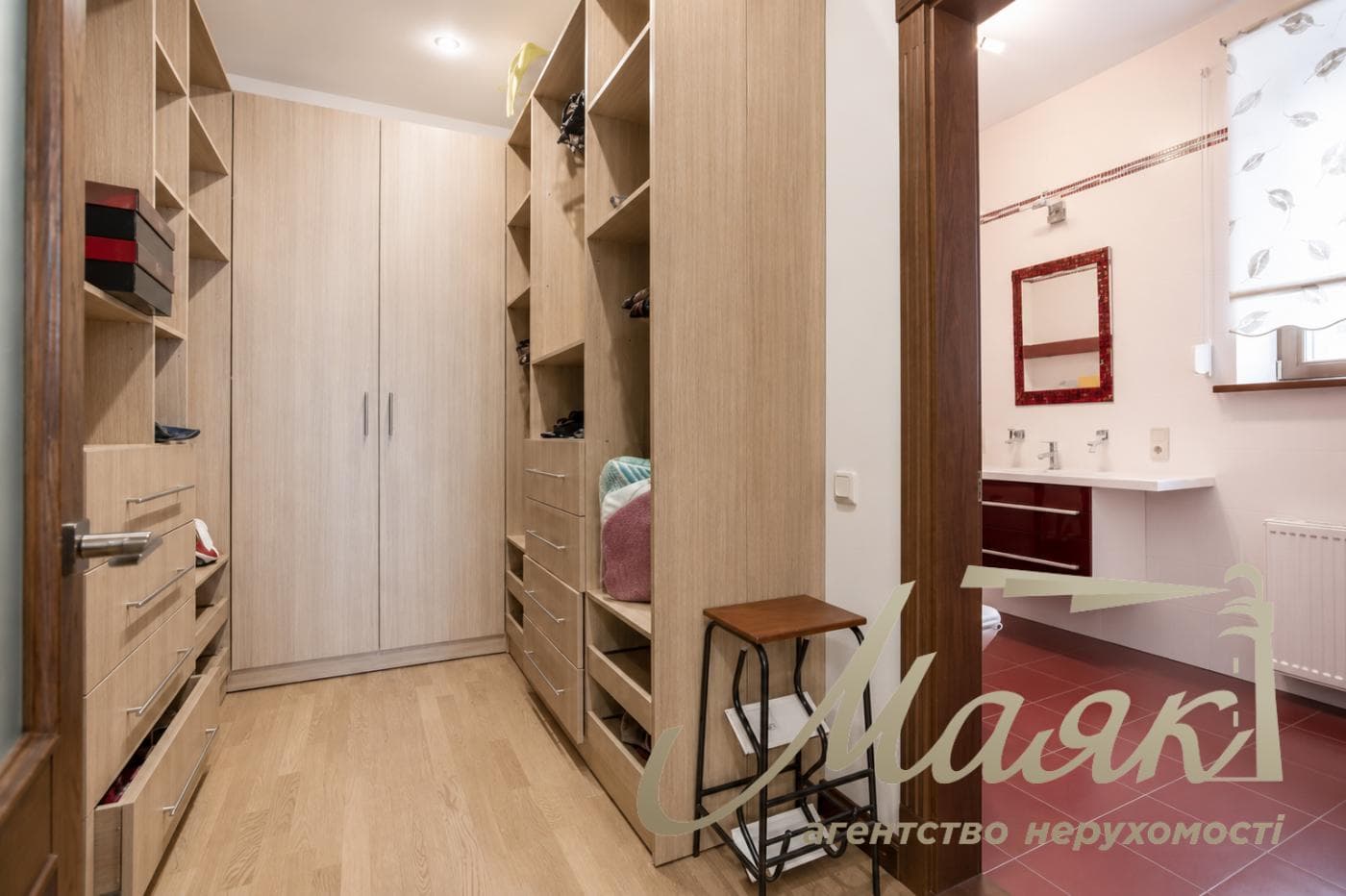 Sale of house 420 m2 in elite KG Solnechnaya Dolina, Romankov