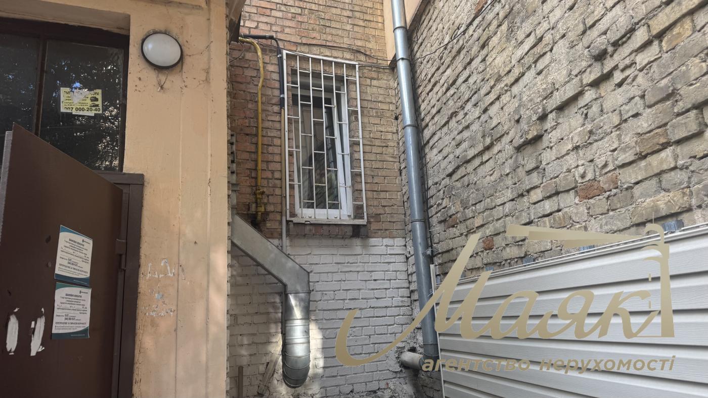 Аренда офиса 42.5 м2 на Саксаганского, в Центре