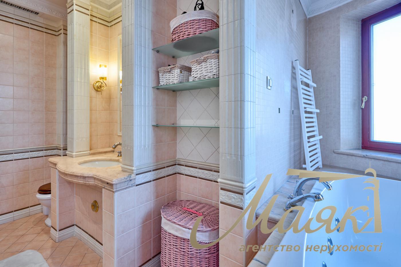 Оренда 4 кімнатної квартири, 163 м, Жилянська 30а, Голосіївський район