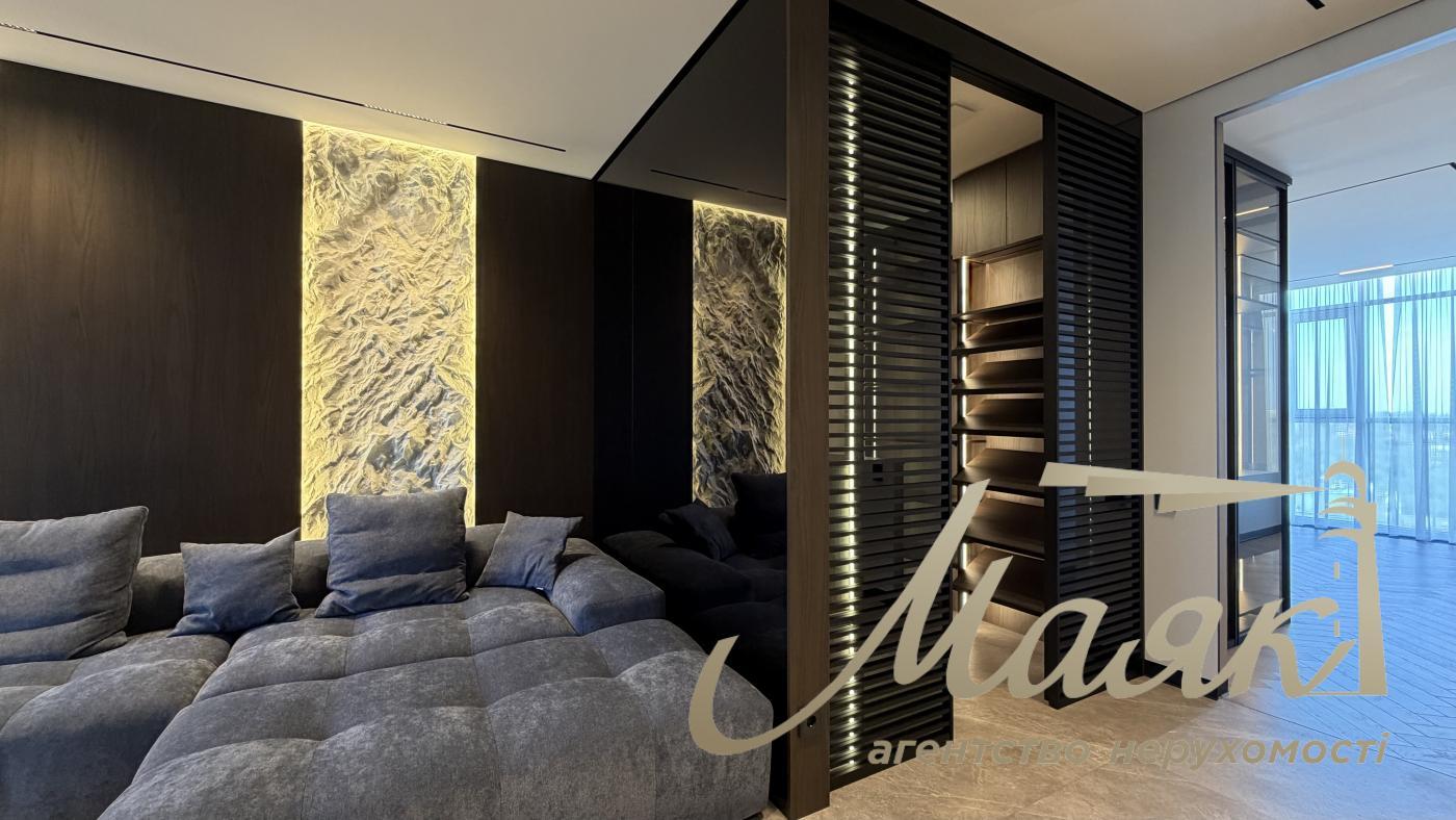 Продаж квартири 118м2 в ЖК Новопечерськие липки, ул. Андрея Верхогляда 15Б. (Михайла Драгомирова)