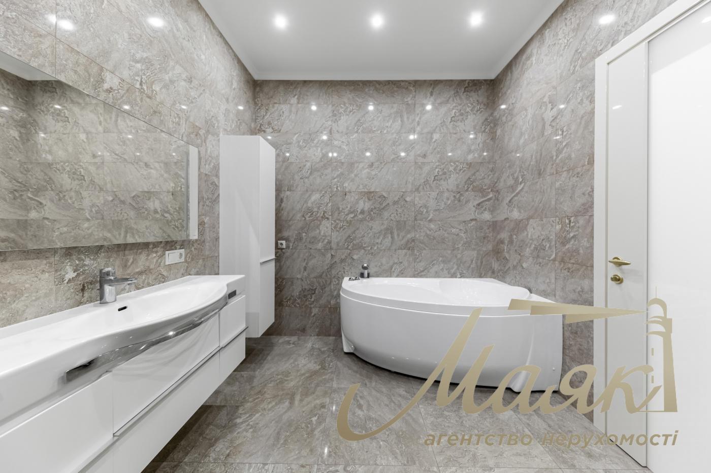 Продажа квартиры 200м2 в центре Кловский спуск, 7