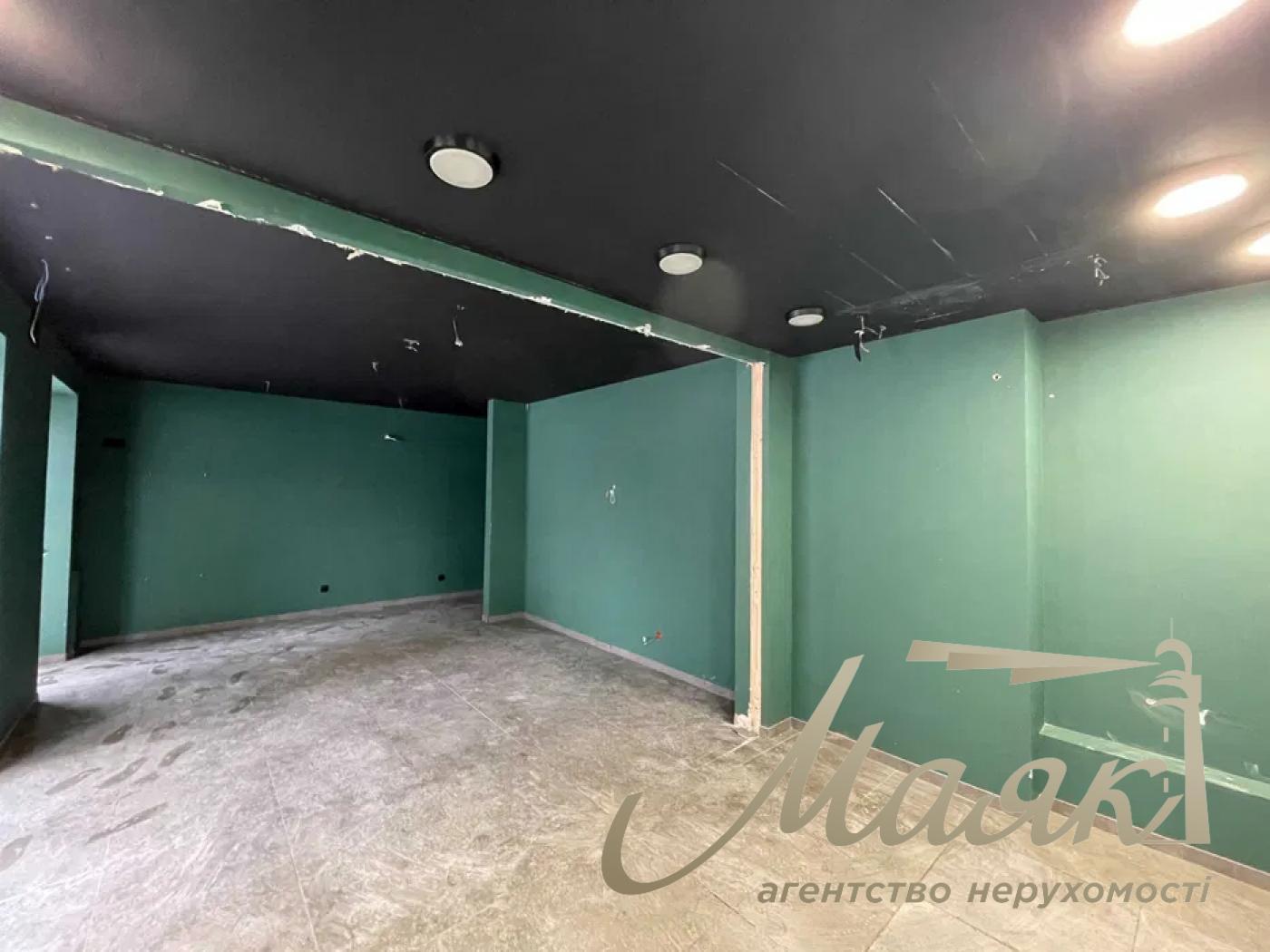 Аренда фасадного помещения на Печерске, ул. Иоанна Павла II