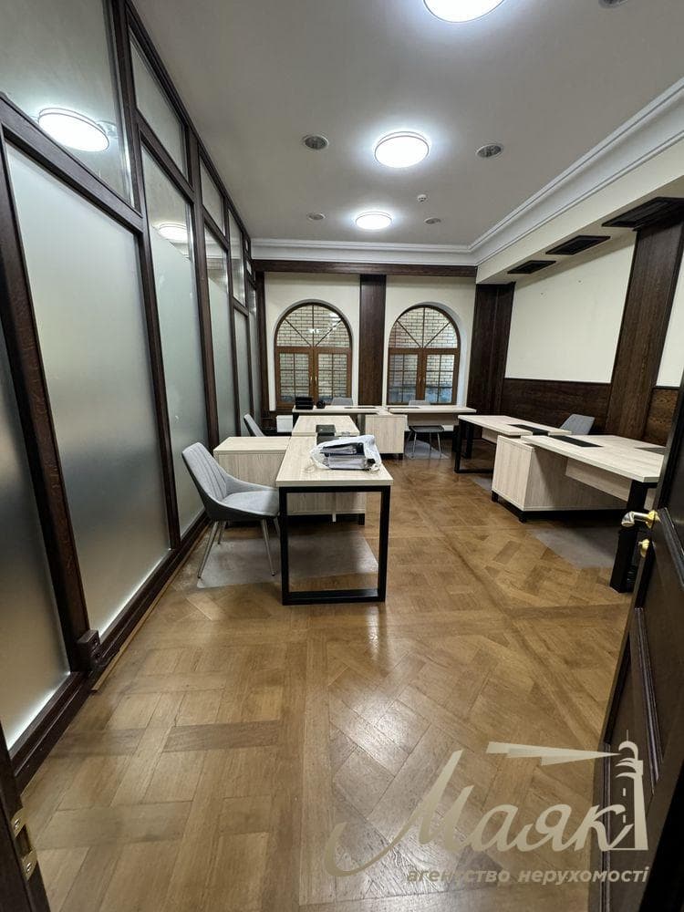 Оренда офісу площею 140 м² за адресою: вул. Жилянська, 72-А, Університет