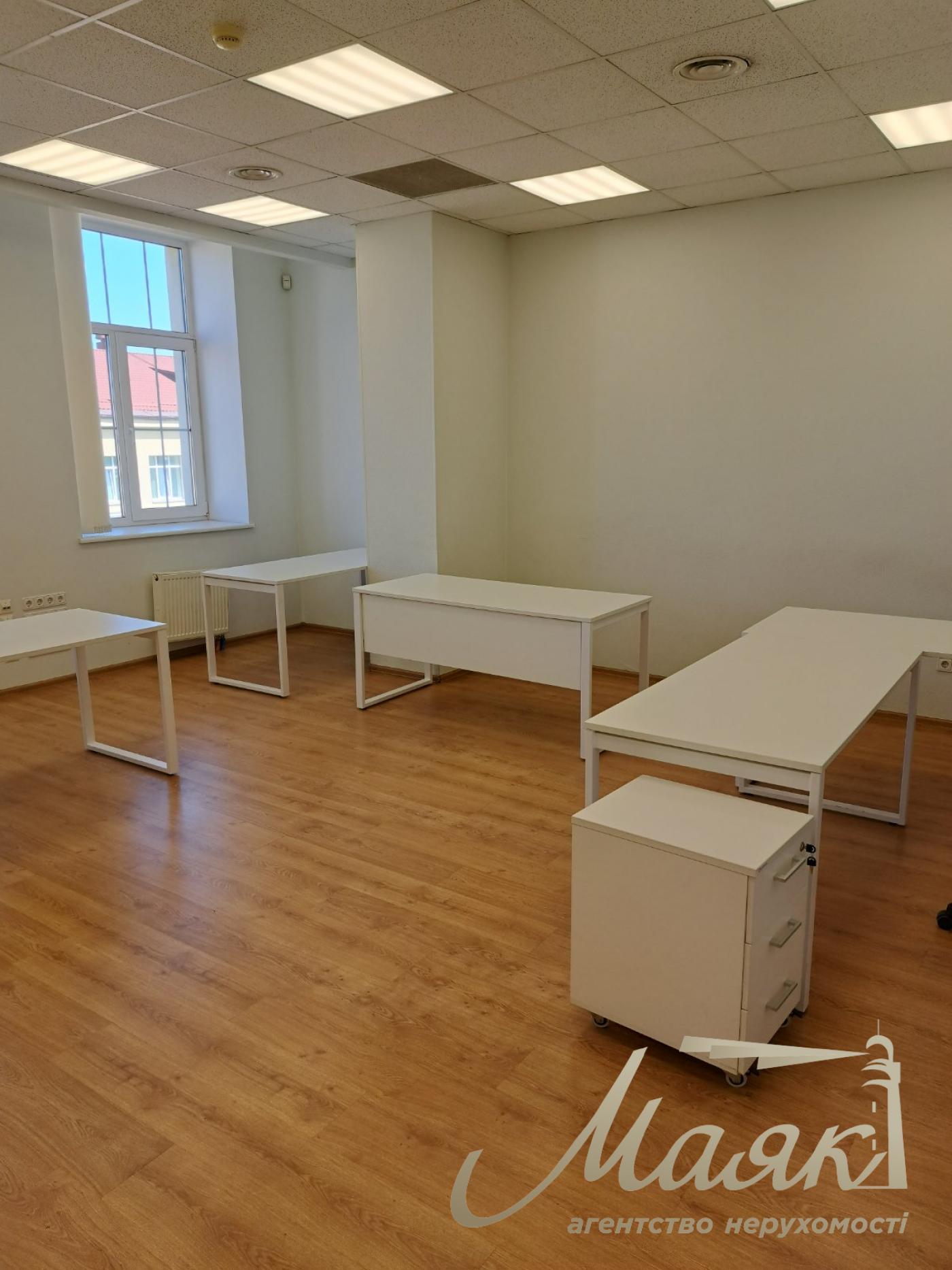 Оренда офісу 260м2 БЦ ILLINSKY вул. Іллінська 8, Поділ, Київ