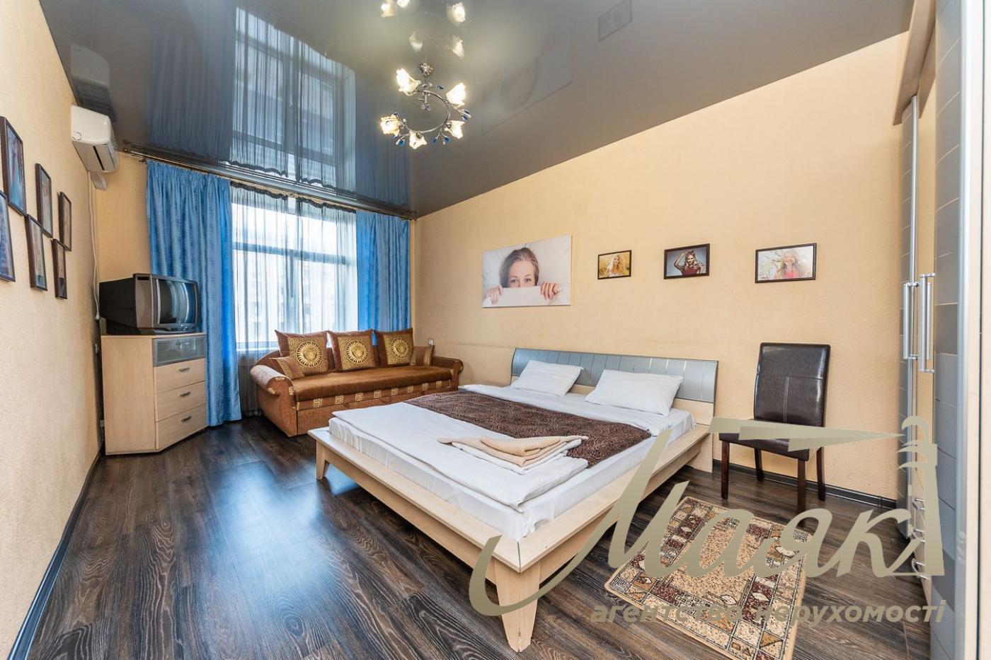 Rent 3-room apartment st. Khreshchatyk, TSUM