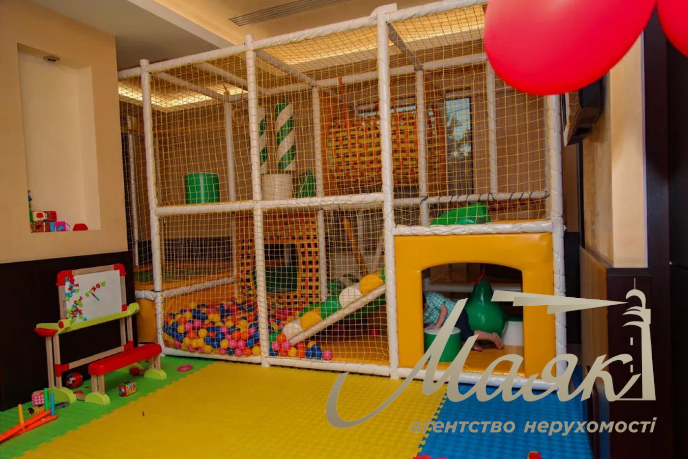 Оренда ресторану 947 м² з обладнанням, Деснянський район, Київ