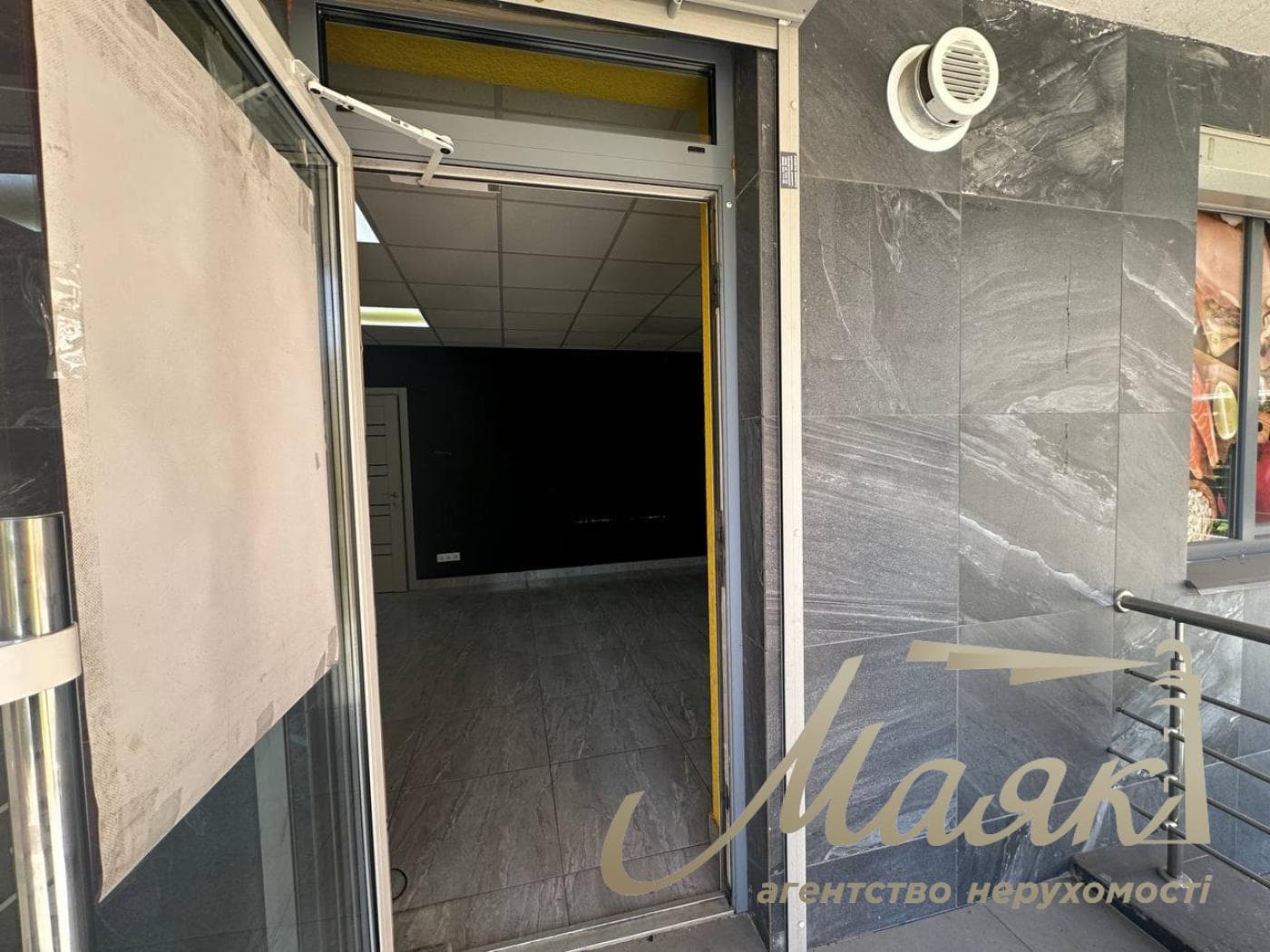 Оренда фасадного приміщення 63м2 у ЖК Нивки Парк, пр.Берестейський 67-Г.