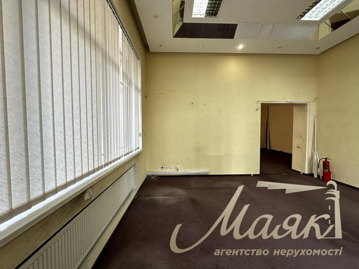 Продаж офісного приміщення в центрі вул. Тургенєвська, 28А-30А