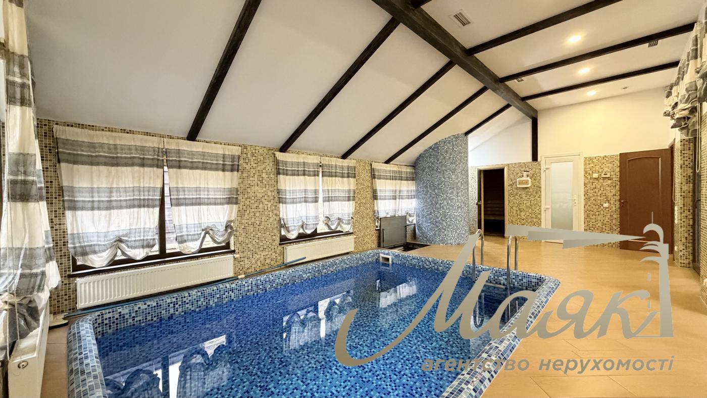 Оренда будинку К.Заспа, Козин, Плюти, оренда будинку в містечку, басейн, ліс, охорона