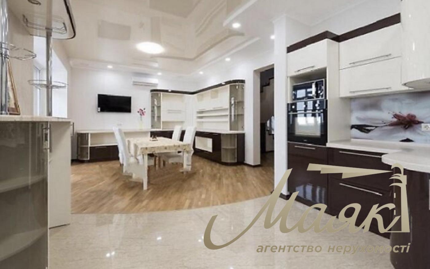 Продаж 9-к квартири 485 кв.м., вул. Ковпака, 17, м. Київ