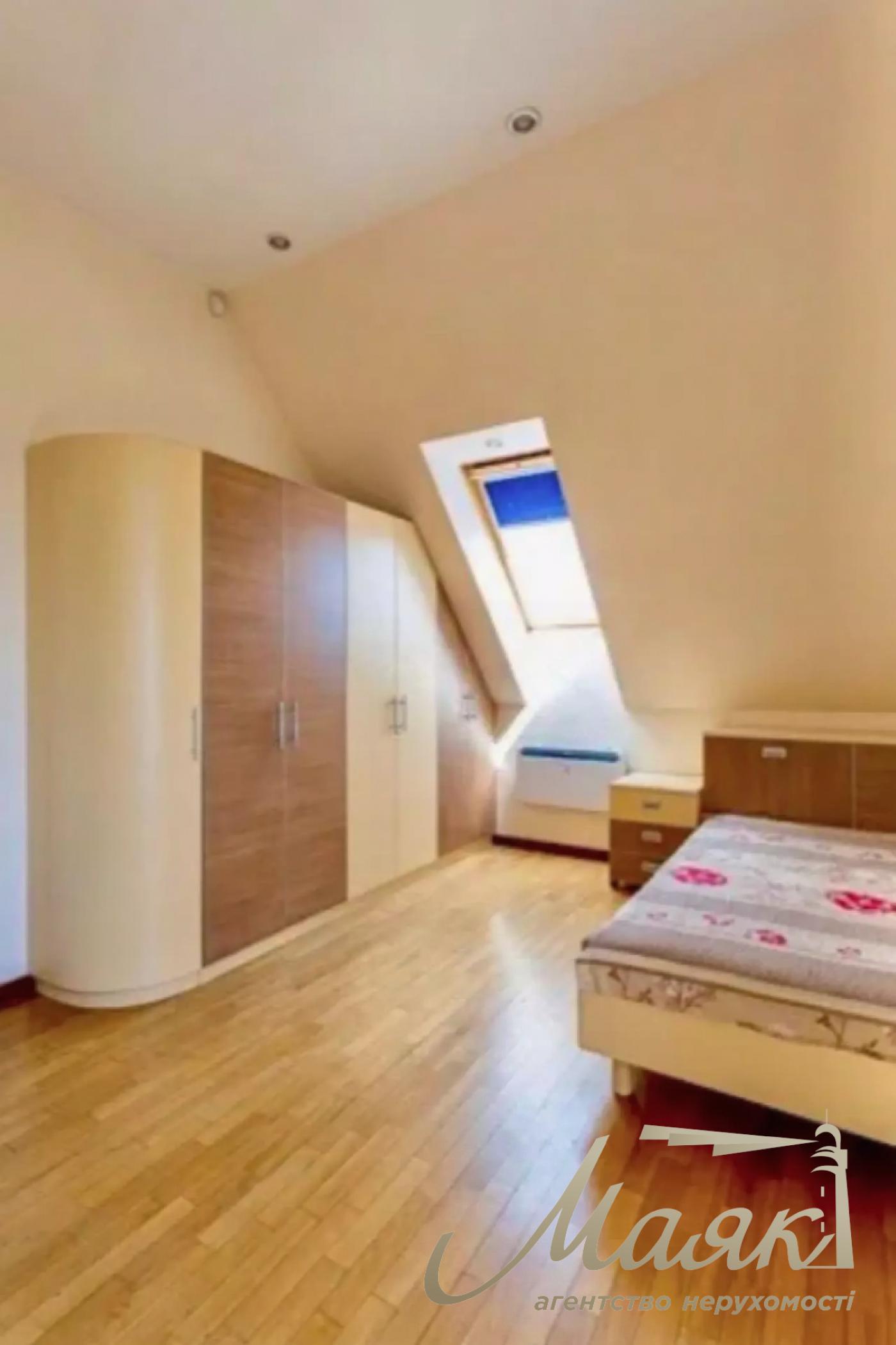 Продаж будинку Лісники 550м2, продаж будинку зі сховищем