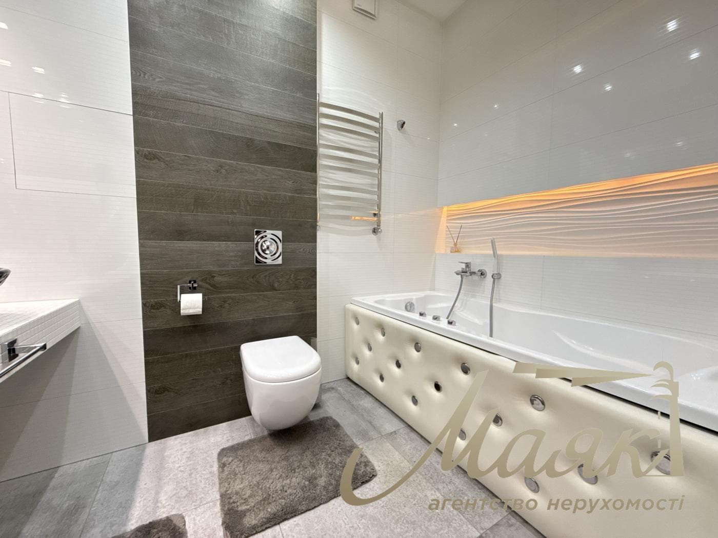Продаж 3-кімнатної квартири площею 121 м² у ЖК «Новопечерські Липки», вул. Андрія Верхогляда (Михайла Драгомирова), 3, Печерськ