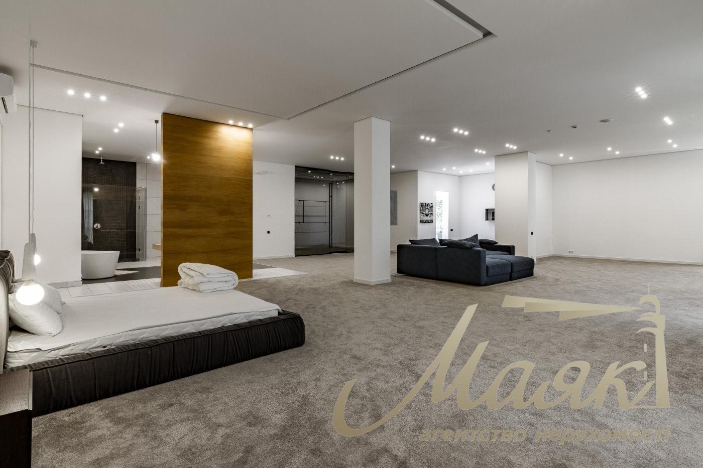 Оренда будівлі 3500м2 у с. с. Красне Перше, поруч із м. Обухів