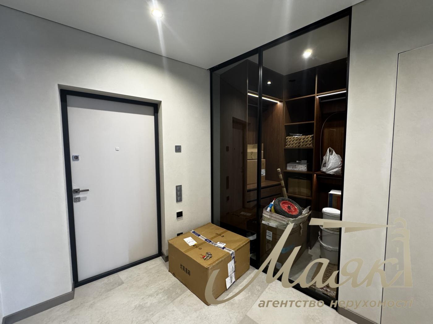 For sale 3-bedroom apartment in LCD Great