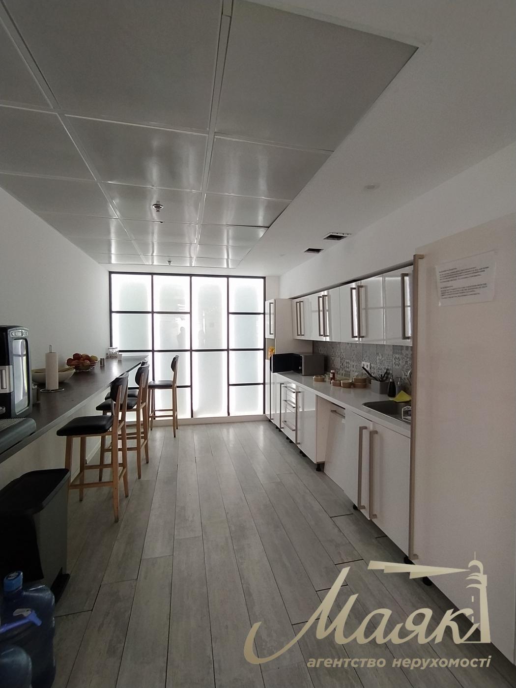 Оренда офісу 435 м.кв. БЦ Леонардо, Центр