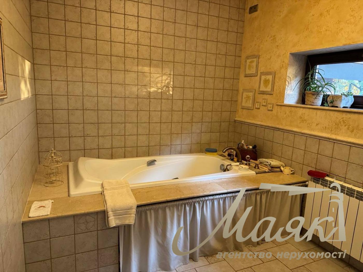 Оренда комфортного будинку 190м2 з ділянкою 20 соток у Музичах