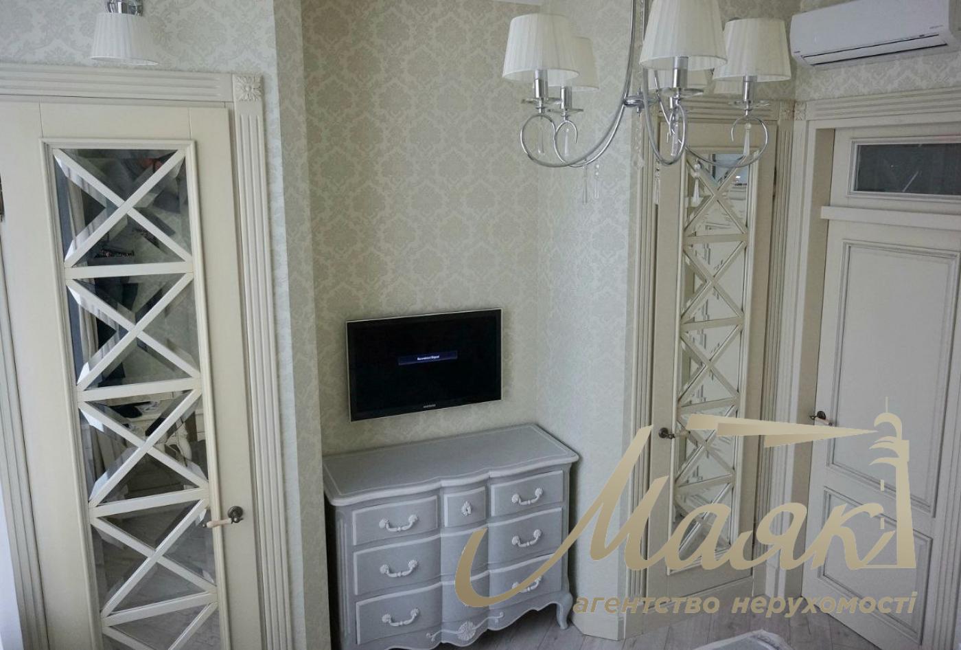 Rent 3-room apartment on Khreshchatyk 23, Center