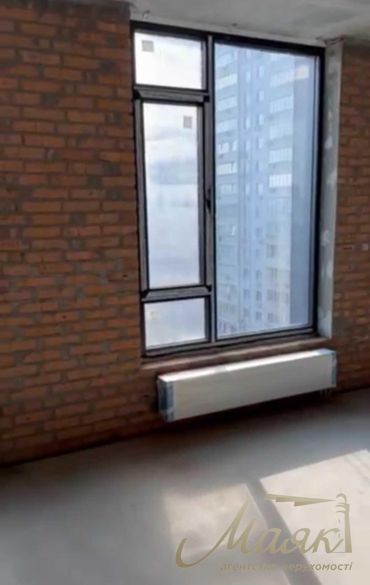 Продажа квартиры 100 кв.м. без ремонта в ЖК Тriiinity