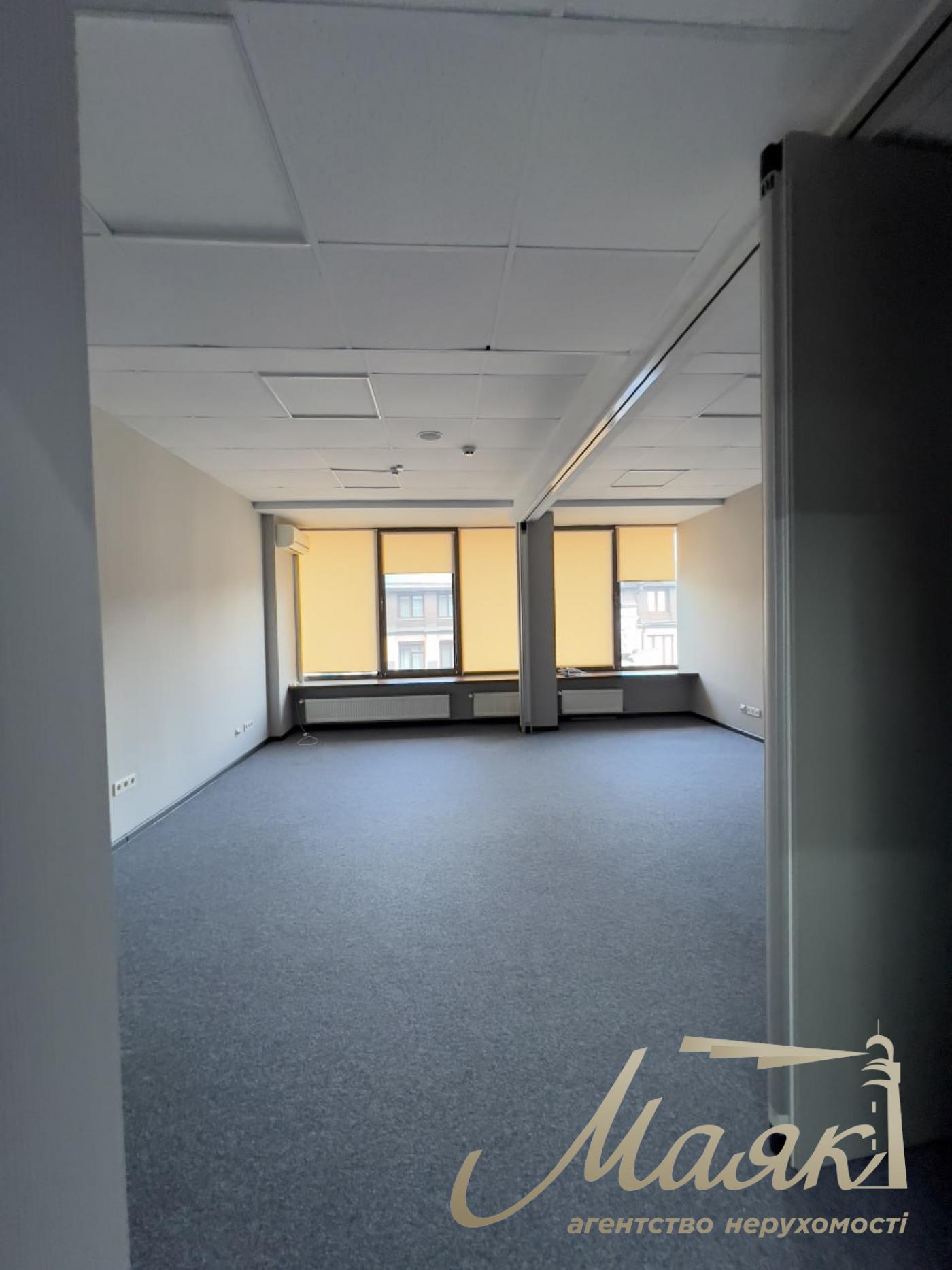 Оренда офісу 650м2 в БЦ Панорама по вул.Велика Житомирська 20, Золоті Ворота.