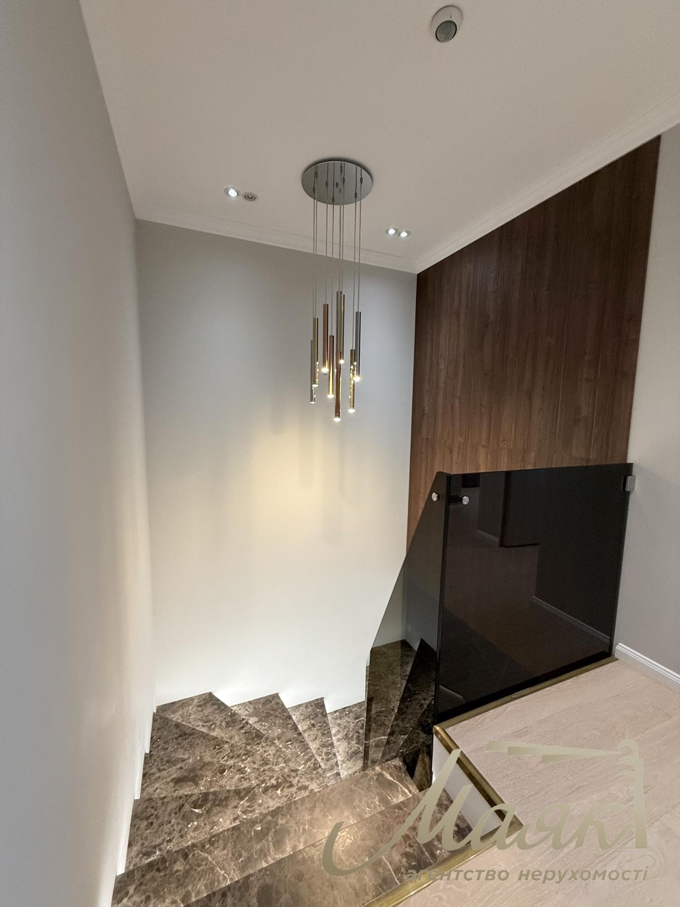 100-square-meter penthouse for rent in the Podvysotsky residential complex, Podvysotsky Street