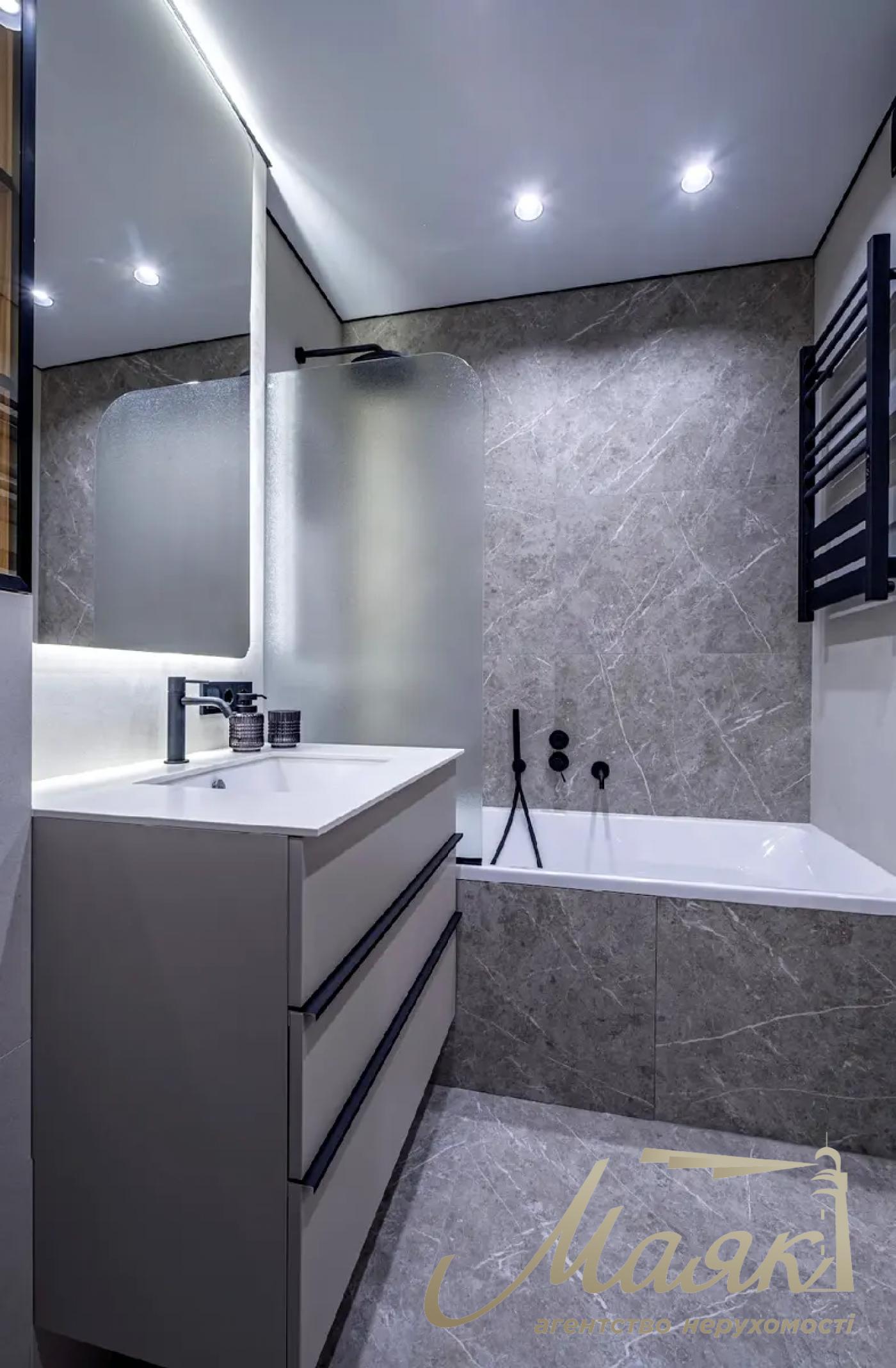 Продажа дизайнерской квартиры 74 м² в ЖК бизнесс класса White Lines, Голосеевский район, напротив парка