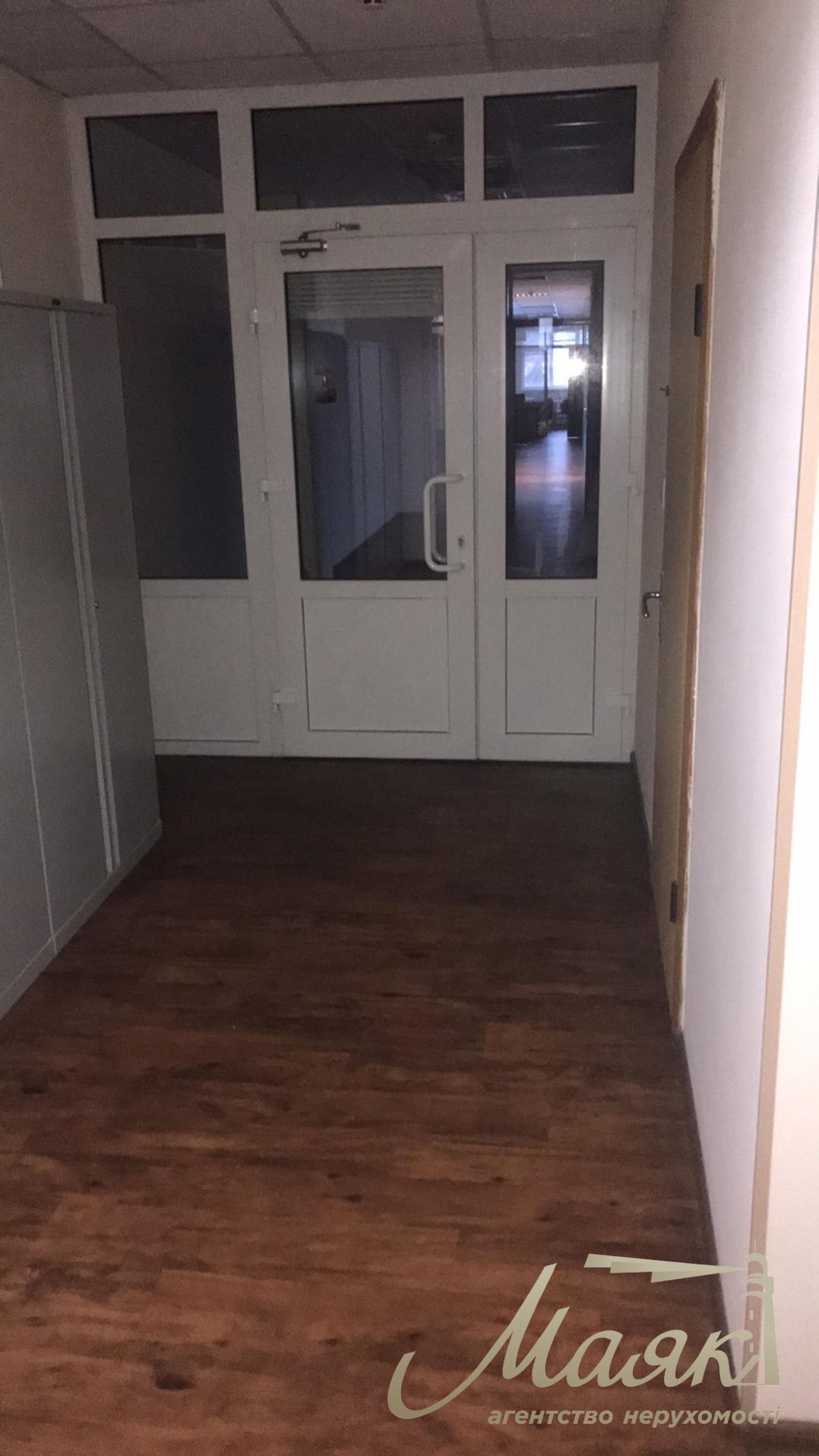 Sale of Office building 2500m. with repairs st. Boryspilska 19b