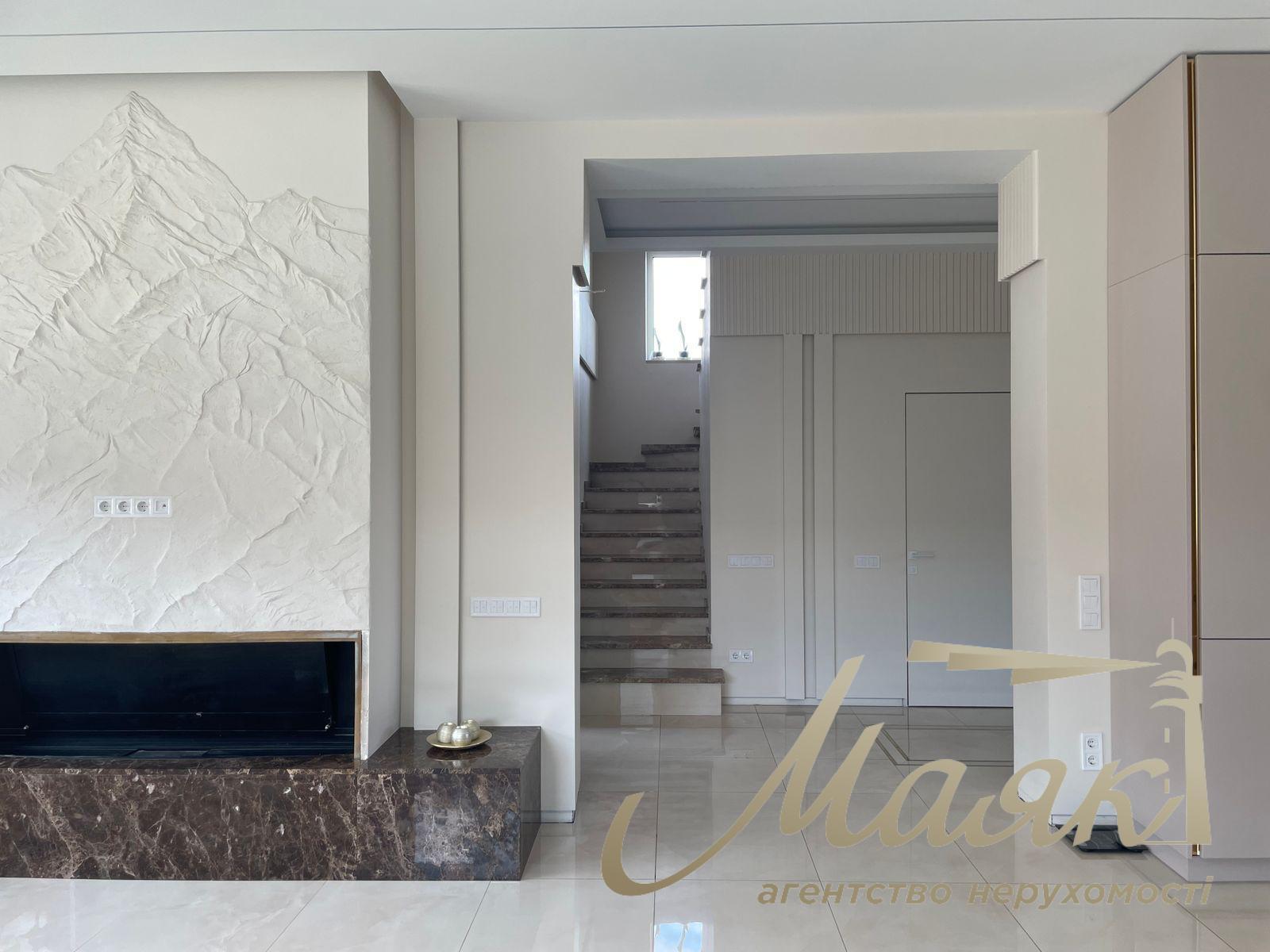 Продаж двоповерхового будинку 274м2 у Лісниках поруч з Equides Club