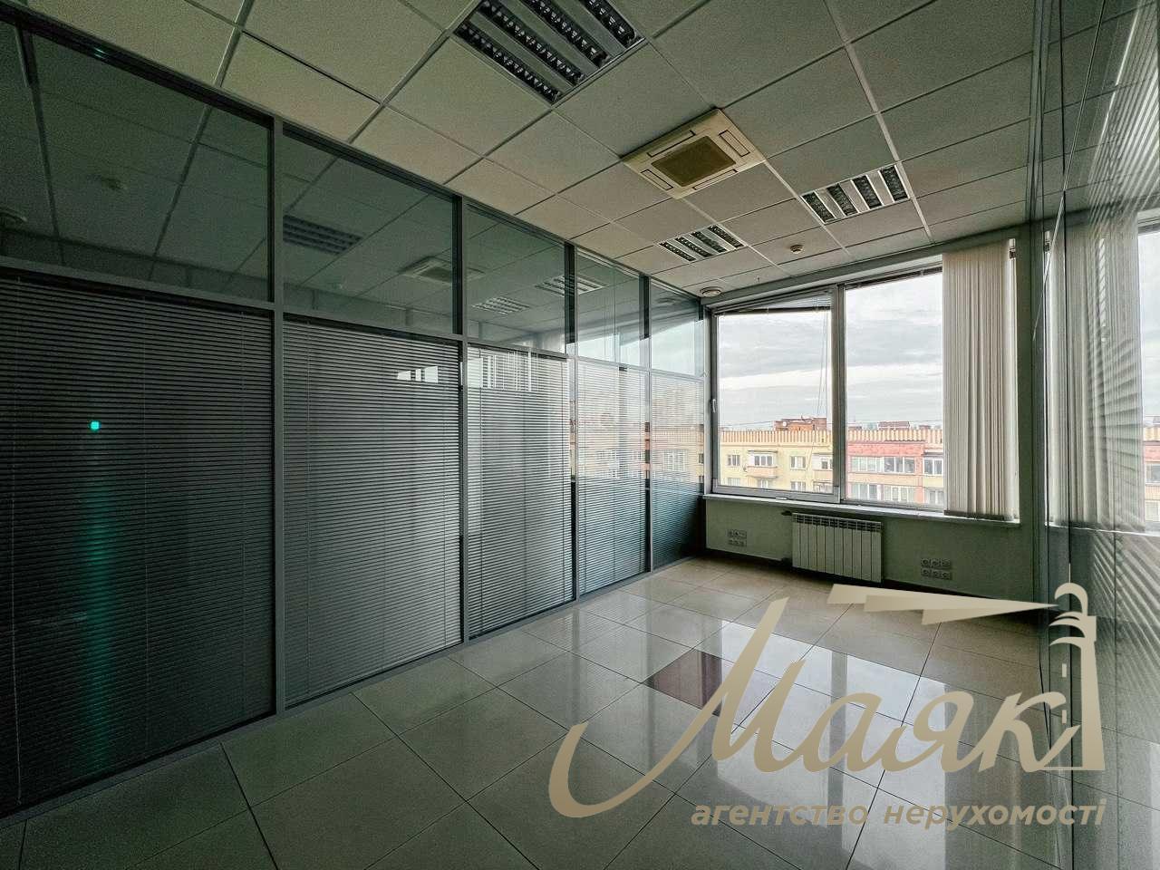 Оренда офісу на Печерську 1 158м2 на б-р Лесі Українки 26.