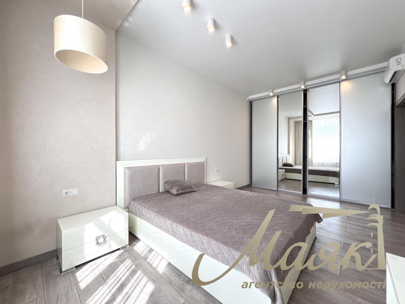 Оренда 2-кімнатної квартири 80 м² в елітному ЖК бізнес класу "Французький квартал", Печерський район
