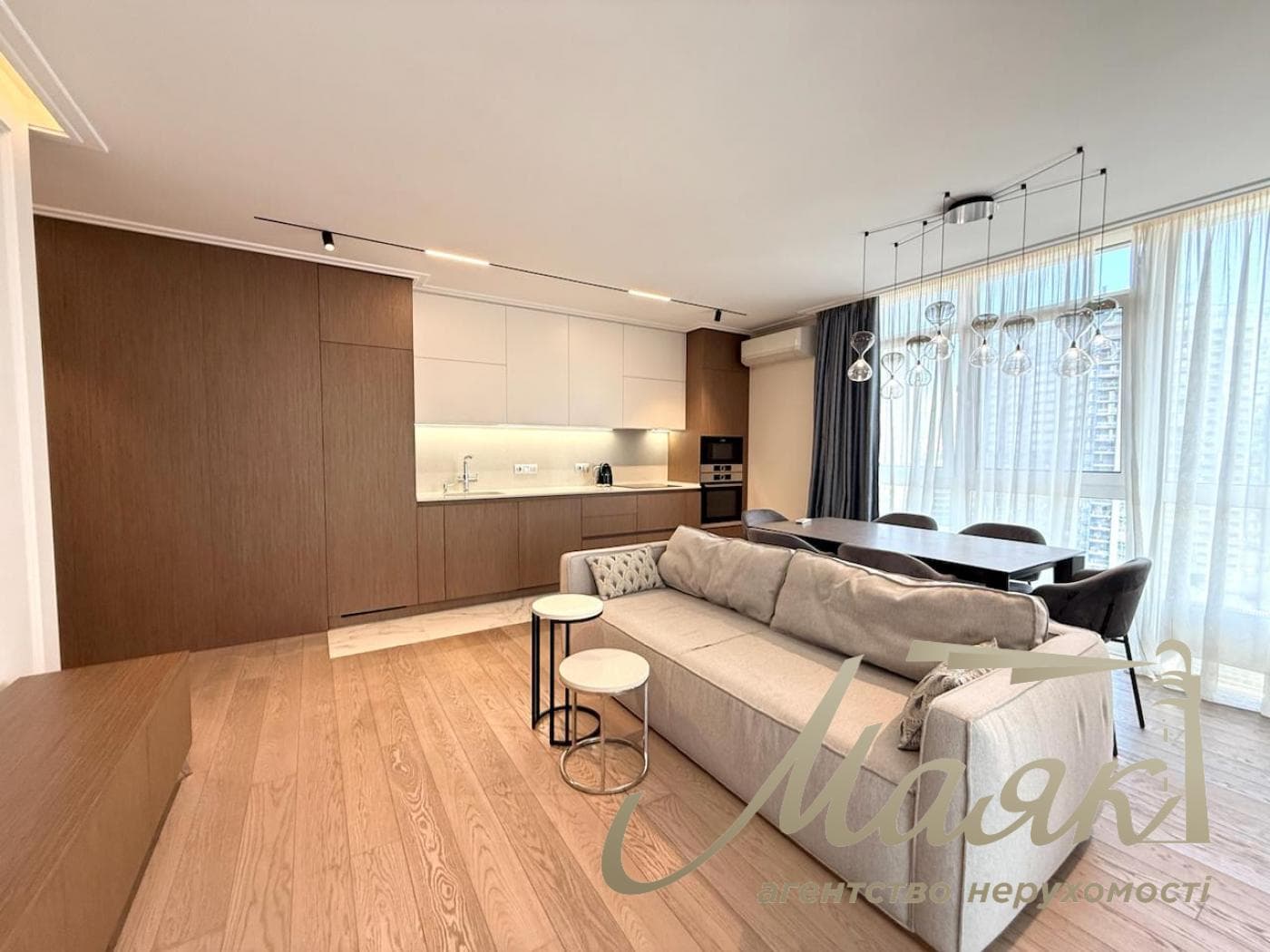3-room apartment for rent in the "French Quarter 2" residential complex, 3a McCain Street, Pechersk