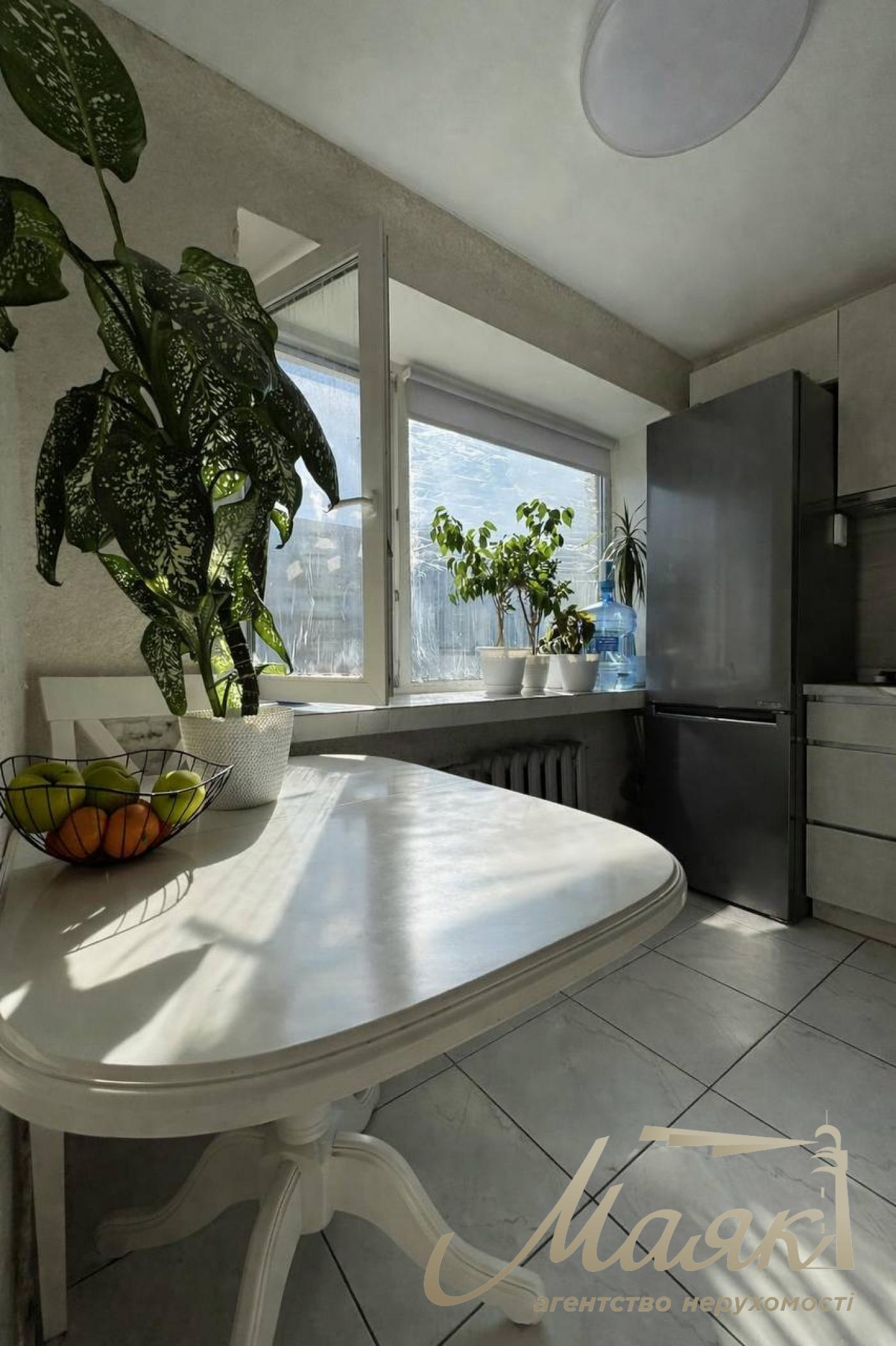 Продаж 1 кімнатної квартири по вул. Набережно-Корчуватська, Голосіївський район.