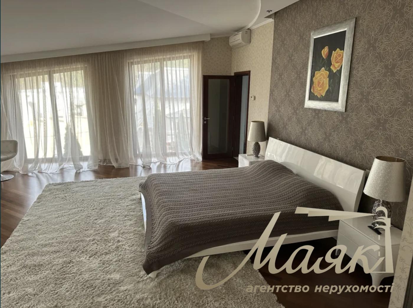 Оренда затишного будинку площею 560 кв.м у с.Козин (Конча-Заспа).