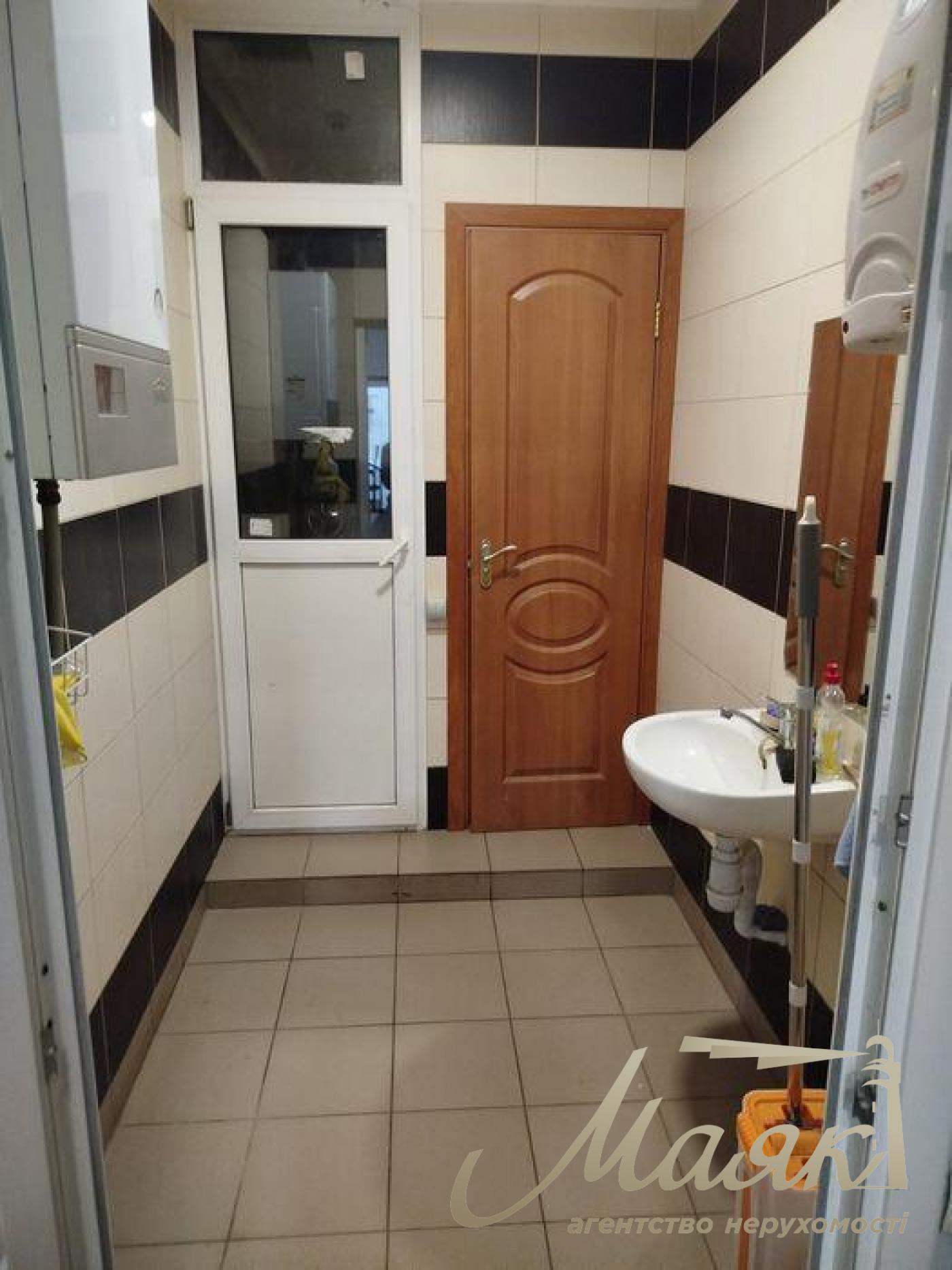 Rent commercial premises on the street Garmatnaya 55.